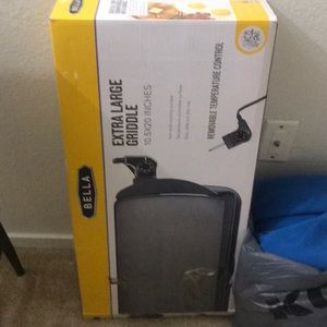Extra large griddle. Never used. Shipping extra